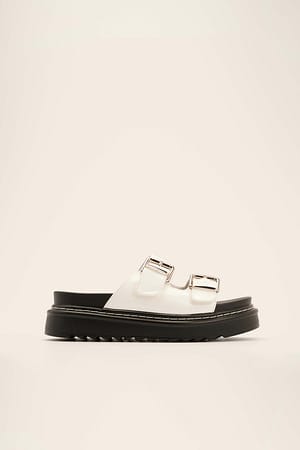 White Gesp