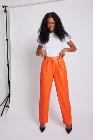 Orange PU broek