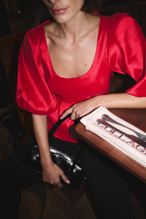 Red Bluse med pufskulder