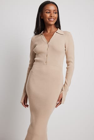 Oxford Tan Ribgebreide midi-jurk met lange mouwen