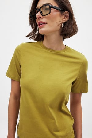 Green T-shirt i bomull med rund hals