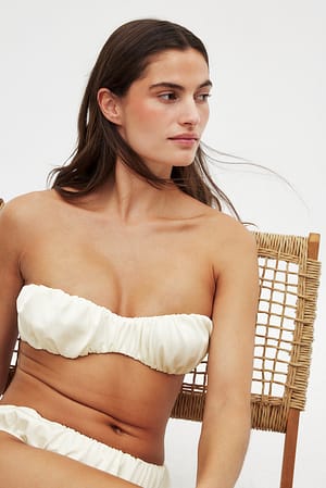 Cream Bikinitopp med volanger