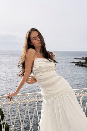 White Camiseta con detalle fruncido