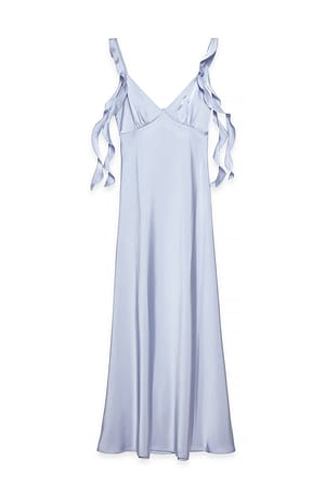 Light Blue Maxiklänning med axelband i satin och ruffle