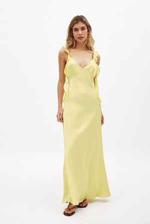 Yellow Maxivestido de satén con volantes en los hombros