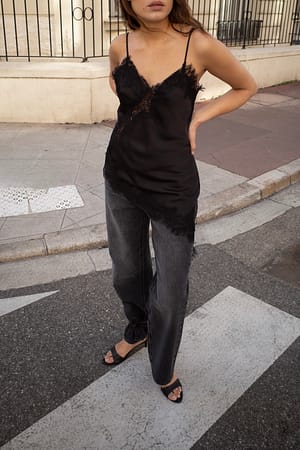 Black Camiseta interior de encaje con ondas