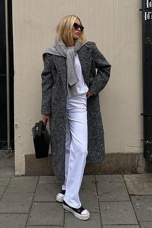 Black/White Maxi-Mantel mit markanter Schulter
