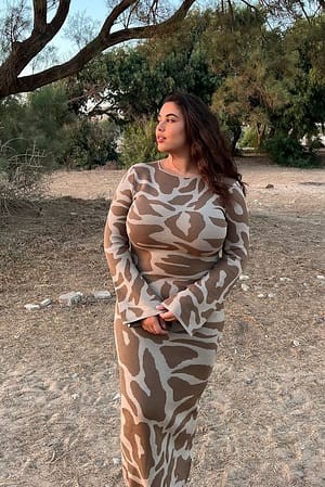 Taupe Wide Sleeve Knitted Maxi Dress