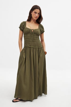Khaki Vestido maxi de manga corta con volantes smock