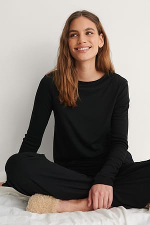 Black Soft Ribbed Roundneck Long Sleeve