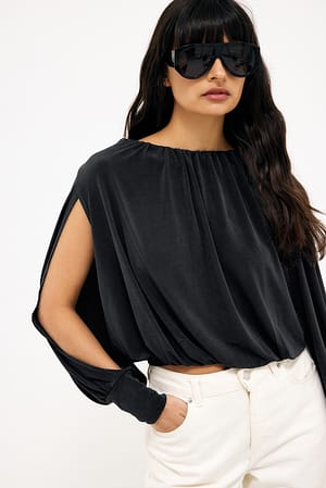 Black Blusa con mangas divididas