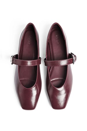 Burgundy Bailarinas con detalle de tira