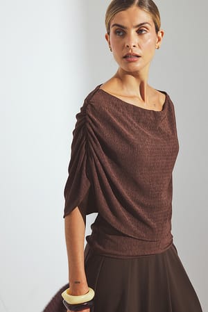 Brown Top capa estructurado