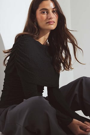Black Strukturert cape-topp
