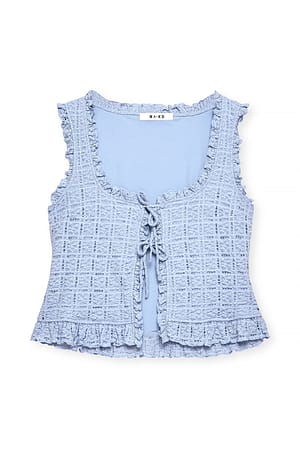 Light Blue Topp med struktur og volanger