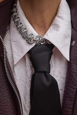 Silver Swirl Detail Necklace
