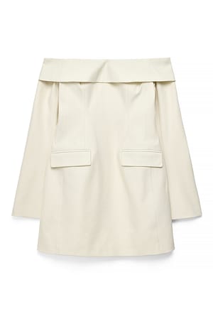 Cream tailliertes schulterfreies Minikleid