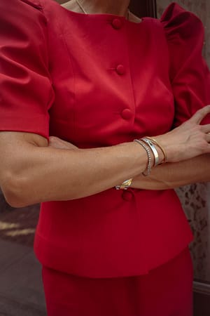 Red Figursyet bluse med pufærmer