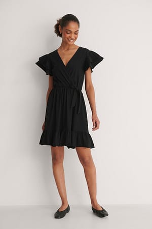 Black Minikleid Mit Rüschen