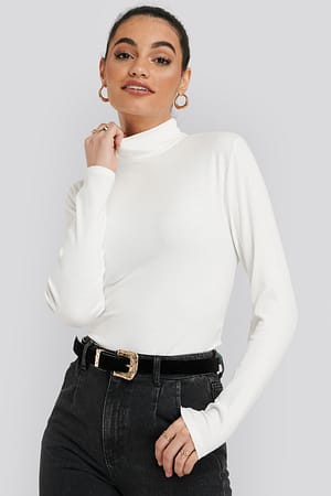 Ecru Vertical Neck Knitted Blouse