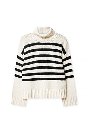 White/Black stripe Stickad randig tröja med turtleneck