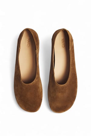 Beige Ballerinas aus Wildleder ohne Futter