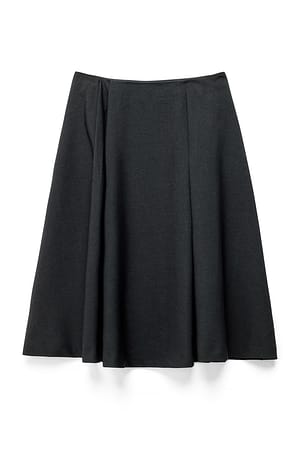 Washed Black Tætsiddende midinederdel med vidde