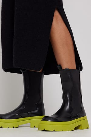 Black/Green Wavy Elastic Boots