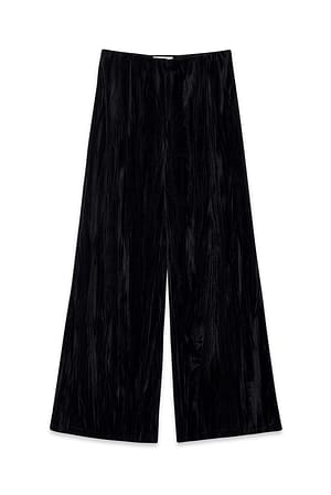 Black Samthose mit weitem Bein