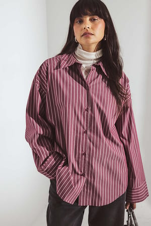 Burgundy/Pink Stripe Overdimensjonert bomullsskjorte