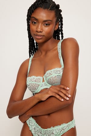 Dusty Light Green Beha met brede bandjes en kanten cup