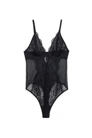 Black Body de encaje con aros