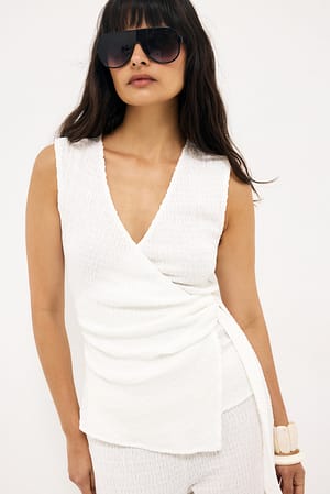 Offwhite Top de estructura envolvente atado