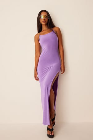 Purple Przylegająca sukienka maxi z łańcuszkiem