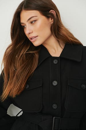 Black Gerecycleerde jas met riem en zak op de borst