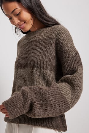 Brown combo Strikket sweater med farvede striber
