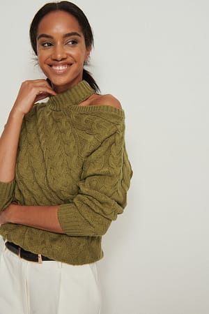 Khaki Pullover mit Cut-out-Zopfmuster