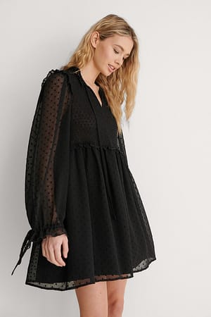 Black Sukienka Mini Z Długimi Rękawami I Wiązanym Przodem