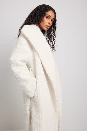 Offwhite Lange jas met een gevouwen kraag