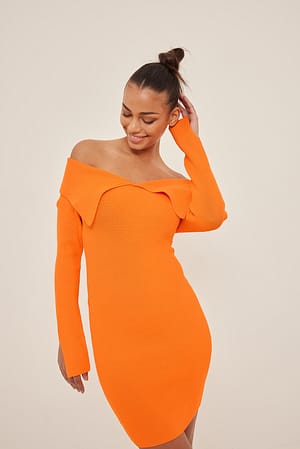 Orange Gevouwen gebreide mini-jurk met off-shoulder
