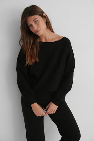 Black Pullover mit groben Kanten