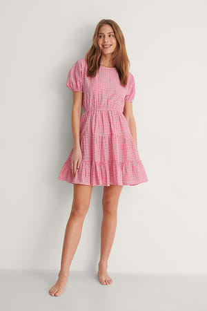 Pink/White Kleid Mit Offener Rückenpartie