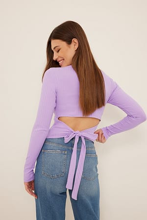 Lilac Top mit offenem Rücken