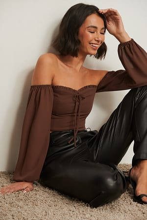Brown Blusa Reciclada Sem Ombros com Pormenor de Laço