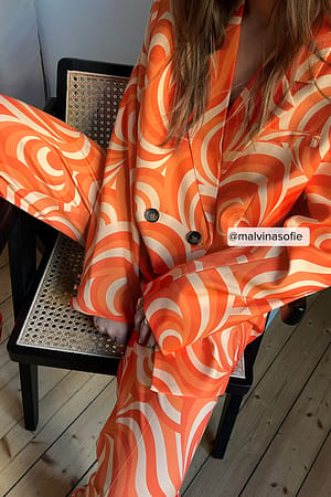 Orange Print Oversized blazer i resirkulert materiale med trykk og dobbelt bryst