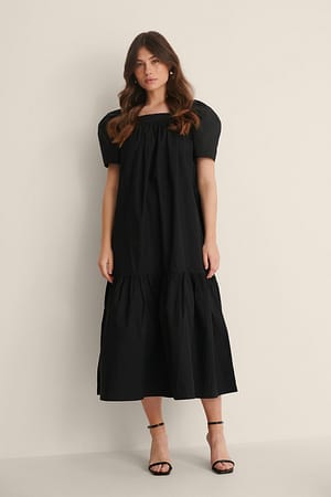 Black Organisches Baumwoll-Kleid mit eckigem Ausschnitt