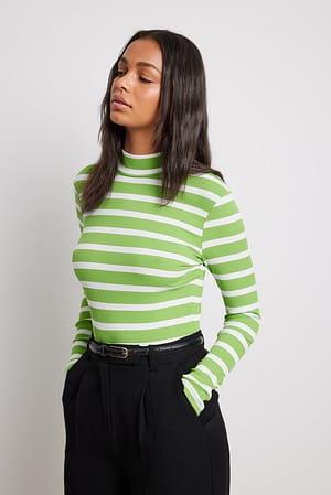 White/green Jersey acanalado de cuello alto y manga larga a rayas