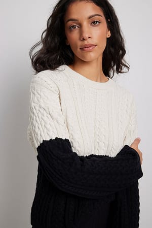 offwhite/black Dwukolorowy dziergany sweter