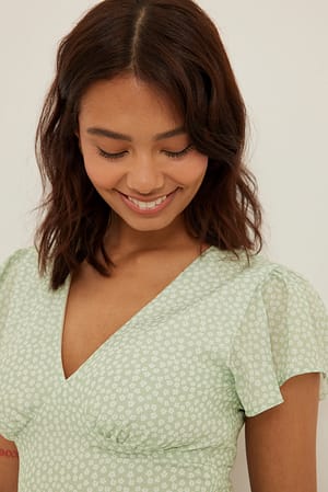 Green Flower V-shape Printed Short Sleeve Top