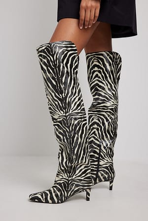 Black Zebra Overknee-Stiefel